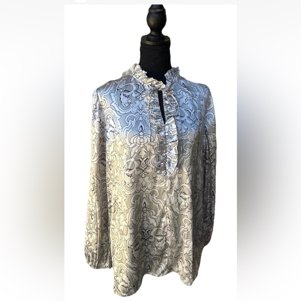 Tyler Boe Silk Tunic Top Large Light Gray Ivory Medallion Print Ruffled Collar - Picture 3 of 10